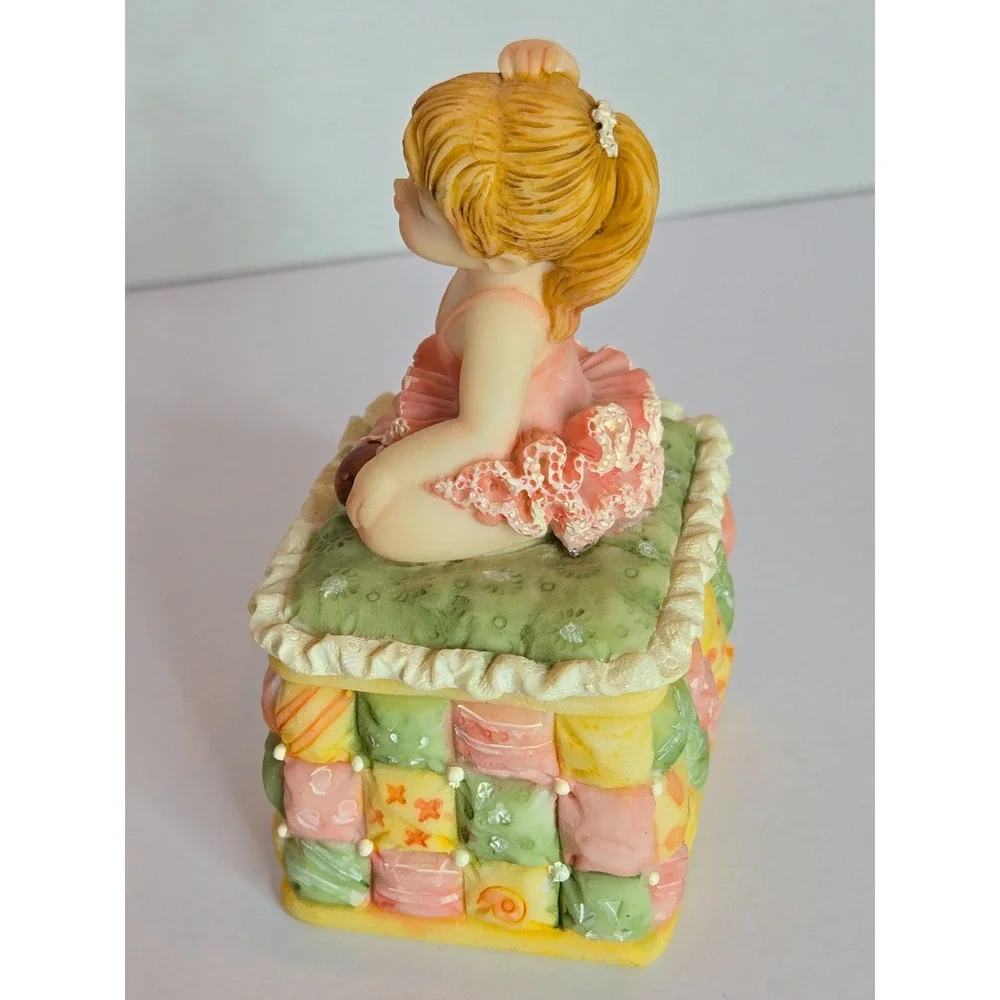 Ballerina Girl Trinket Box Jewelry Keepsake Pink Tutu‎ Quilted Design Vintage